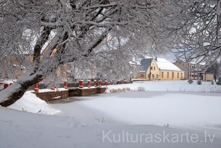 Cīravas kultūras nams